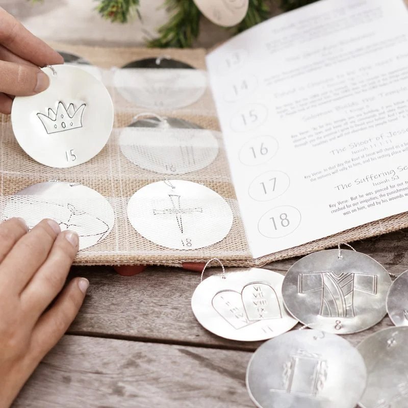advent calendar set with tin ornaments - Image 4