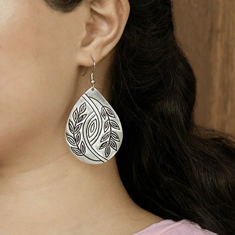 tin leaf earrings - Image 2
